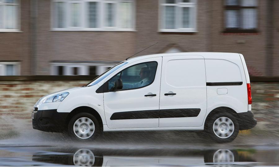  Peugeot Partner 2008 года  (фото 11 из 54)